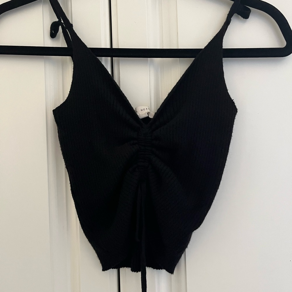 Black Scrunch- front Cropped Tank Top